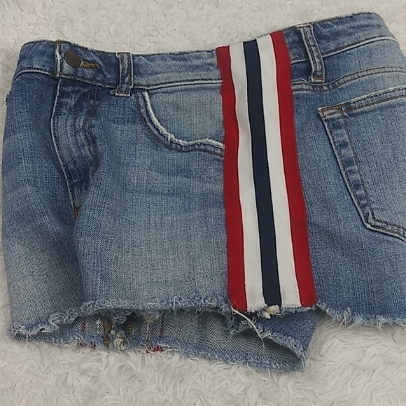 Joe's Blue Medium Wash Faded Distressed Five Pocket Mid Rise Raw Hem Jean Short - Picture 11 of 14